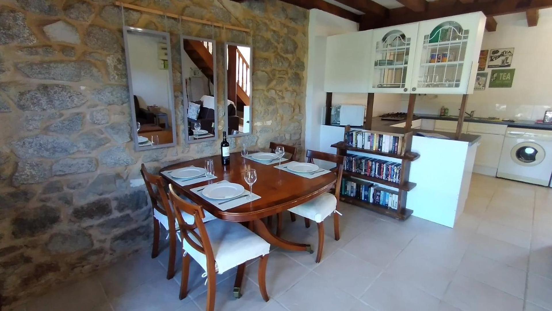 Character 2 Bed Cottage Within Walking Distance Of Bar/Restaurants Piégut-Pluviers المظهر الخارجي الصورة