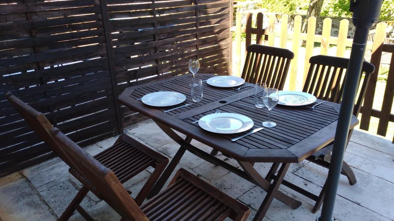Character 2 Bed Cottage Within Walking Distance Of Bar/Restaurants Piégut-Pluviers المظهر الخارجي الصورة