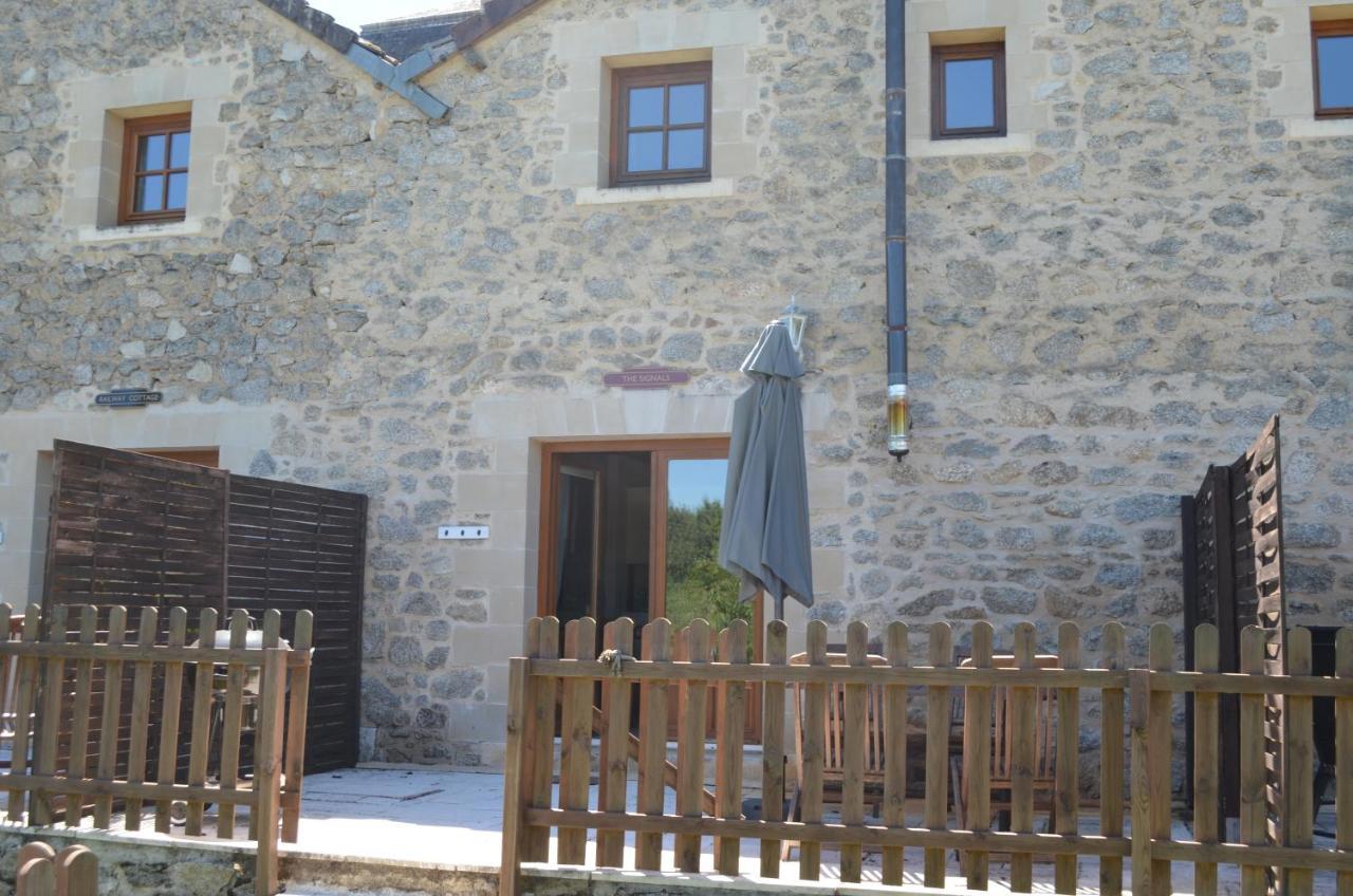 Character 2 Bed Cottage Within Walking Distance Of Bar/Restaurants Piégut-Pluviers المظهر الخارجي الصورة